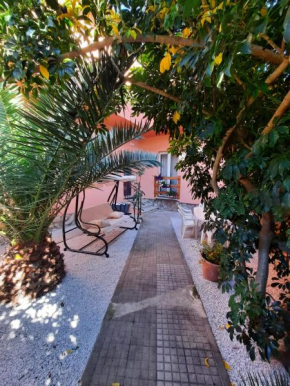 Villa rosa nel cuore di Porto Azzurro Porto Azzurro